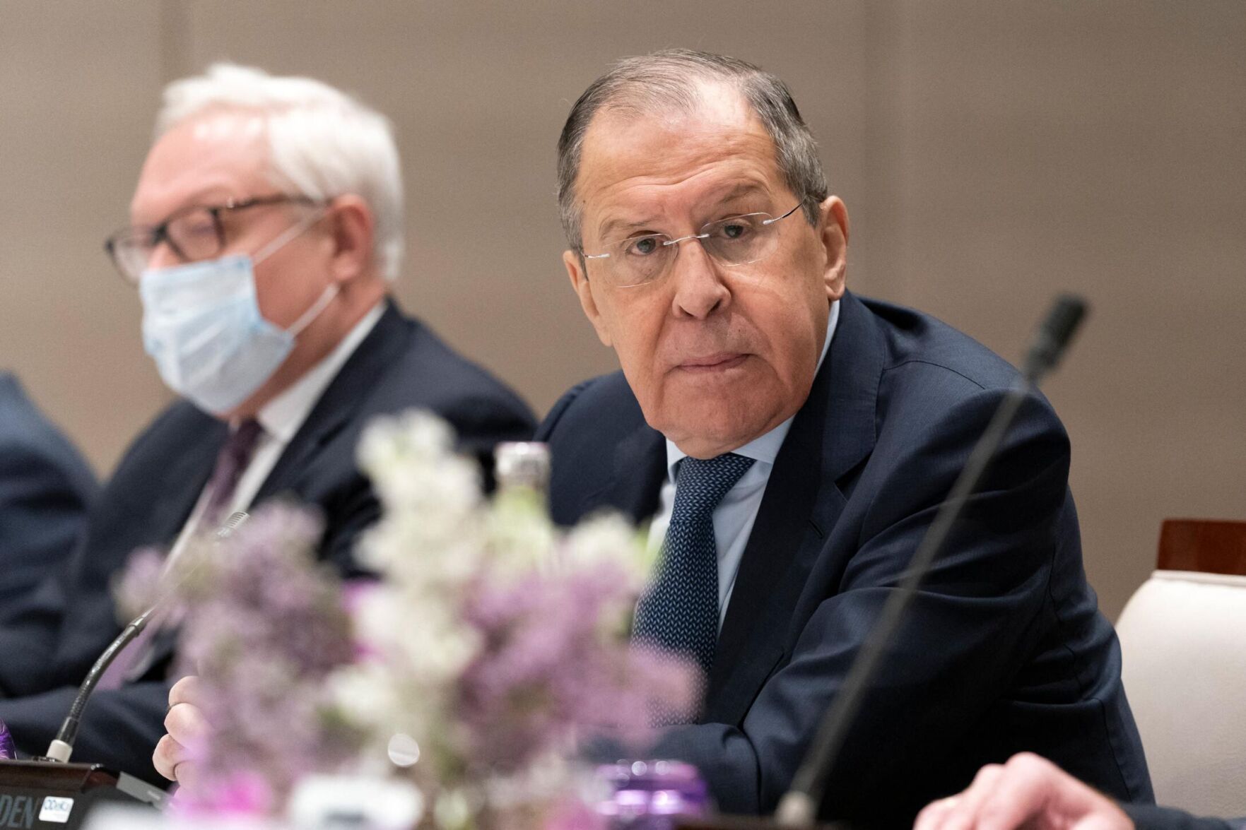 UK foreign office says Kremlin is planning to install a pro-Russian leader in Ukraine